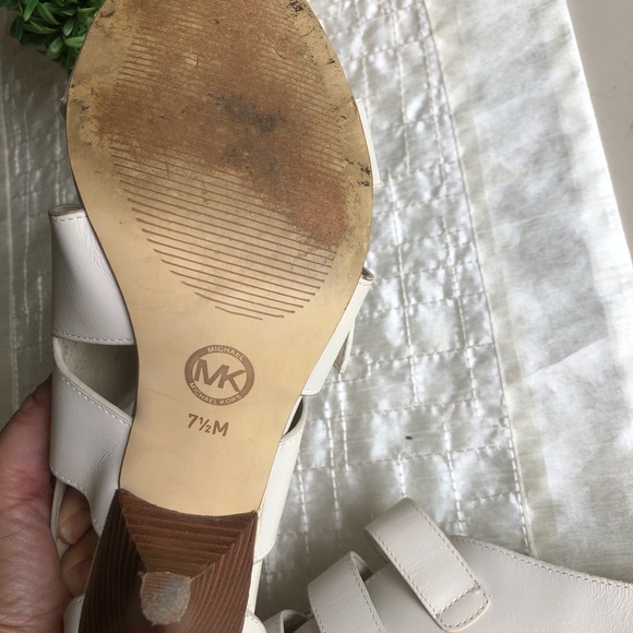 Michael Kors leather buckle heels. Sz 7 1/2 - Picture 4 of 10
